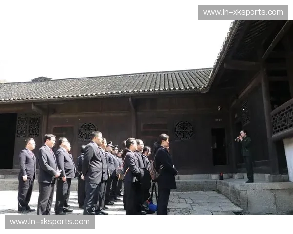 长沙保卫战：那一夜，贺龙体育场的红不仅是颜色，更是沸腾的魂